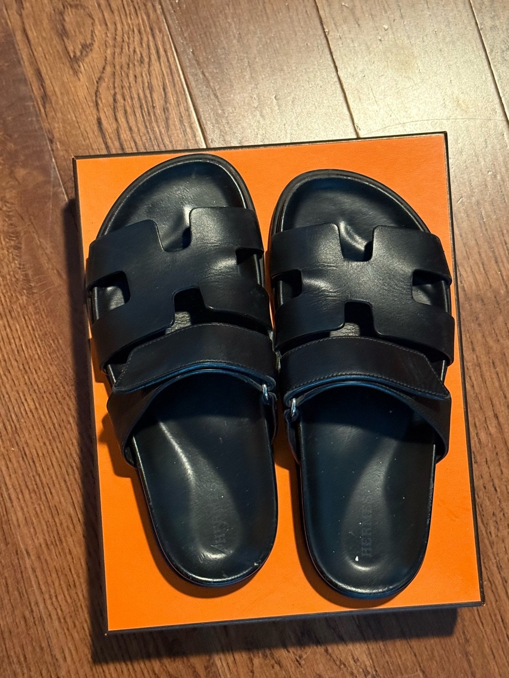 Hermes Black Noir Chypre sandal